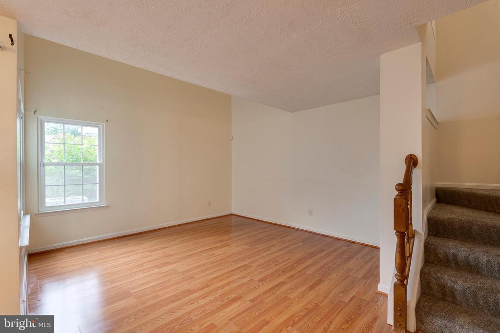 13830 LORD FAIRFAX PLACE