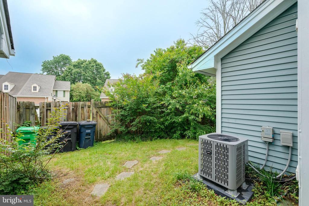 13830 LORD FAIRFAX PLACE