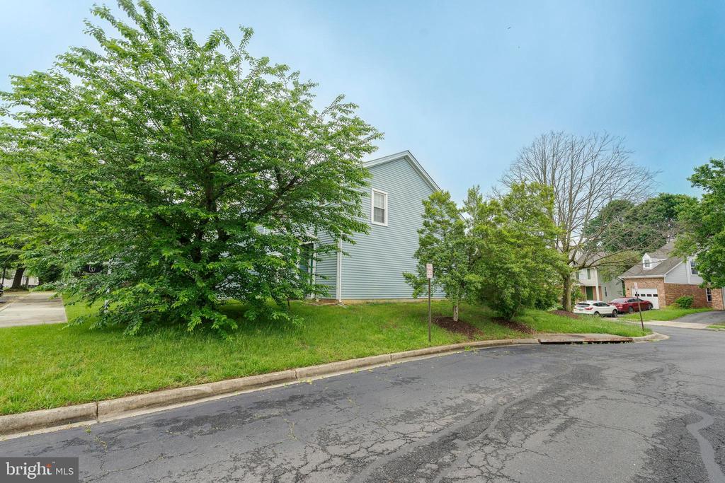 13830 LORD FAIRFAX PLACE