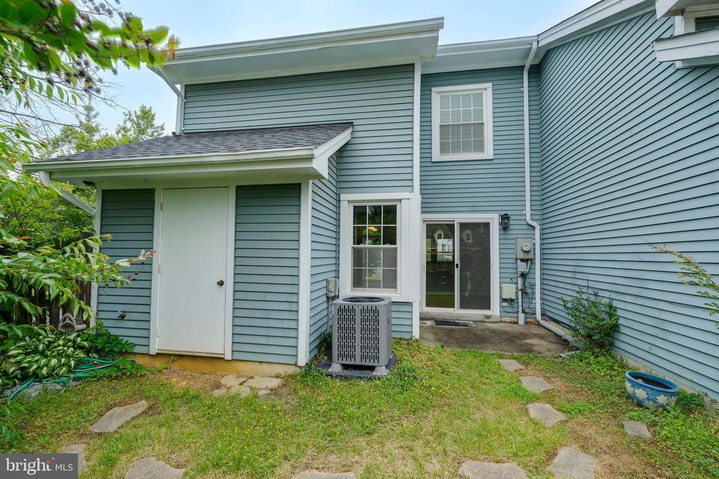 13830 LORD FAIRFAX PLACE