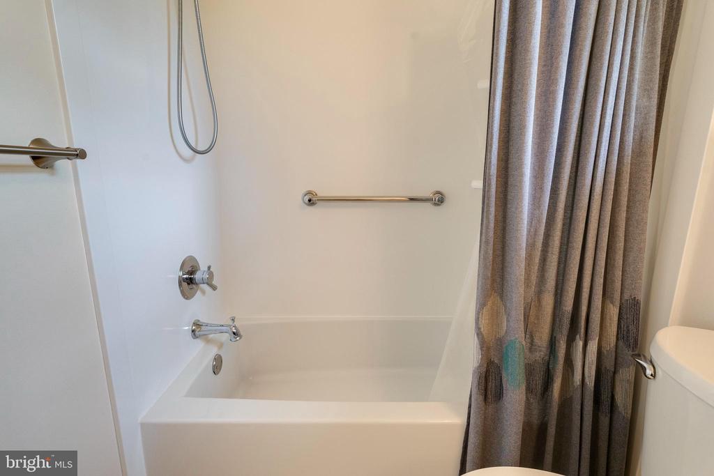 13830 LORD FAIRFAX PLACE