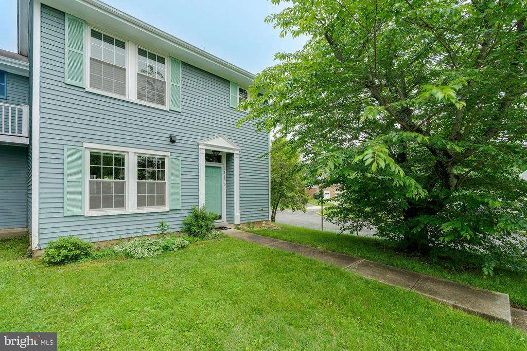 13830 LORD FAIRFAX PLACE