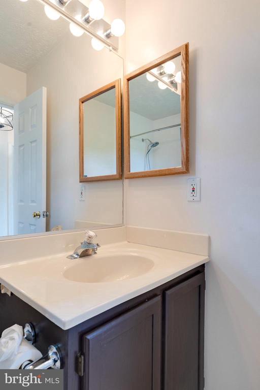 13830 LORD FAIRFAX PLACE