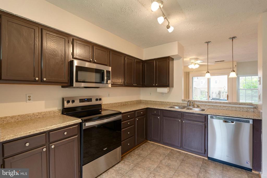 13830 LORD FAIRFAX PLACE
