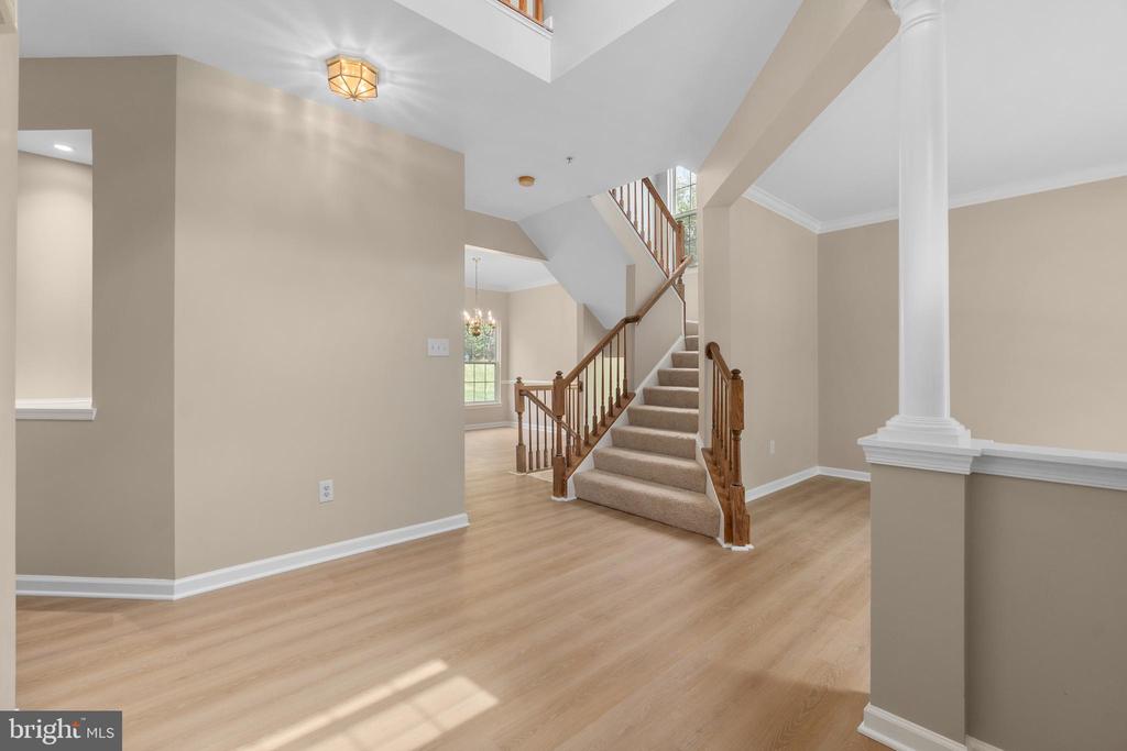 10314 TWIN KNOLL WAY