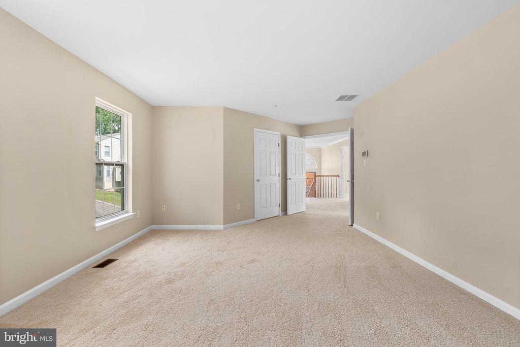 10314 TWIN KNOLL WAY