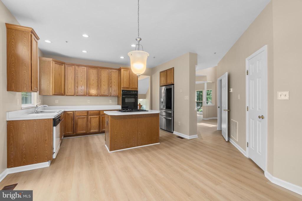 10314 TWIN KNOLL WAY