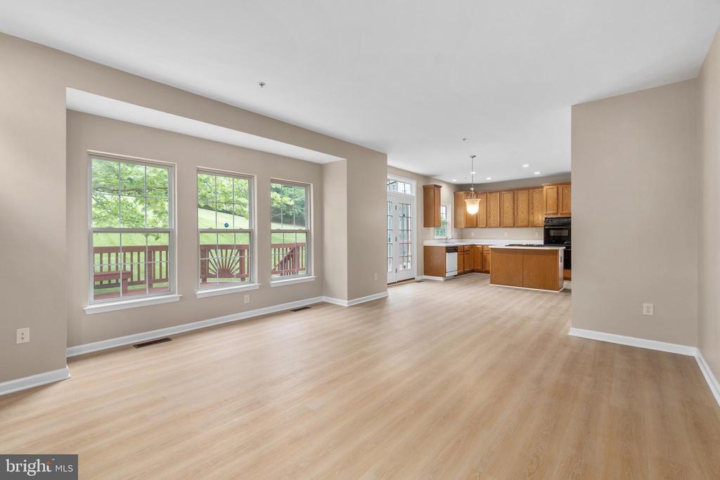 10314 TWIN KNOLL WAY