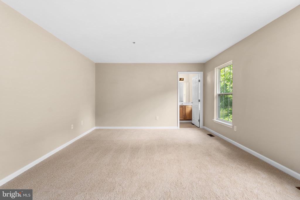 10314 TWIN KNOLL WAY
