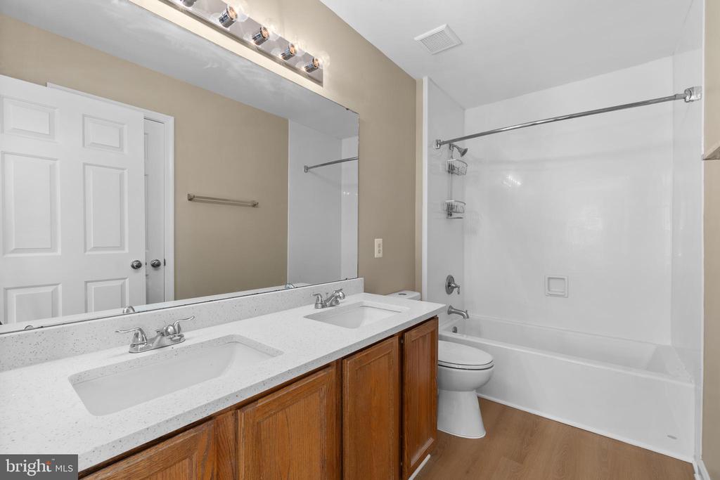 10314 TWIN KNOLL WAY