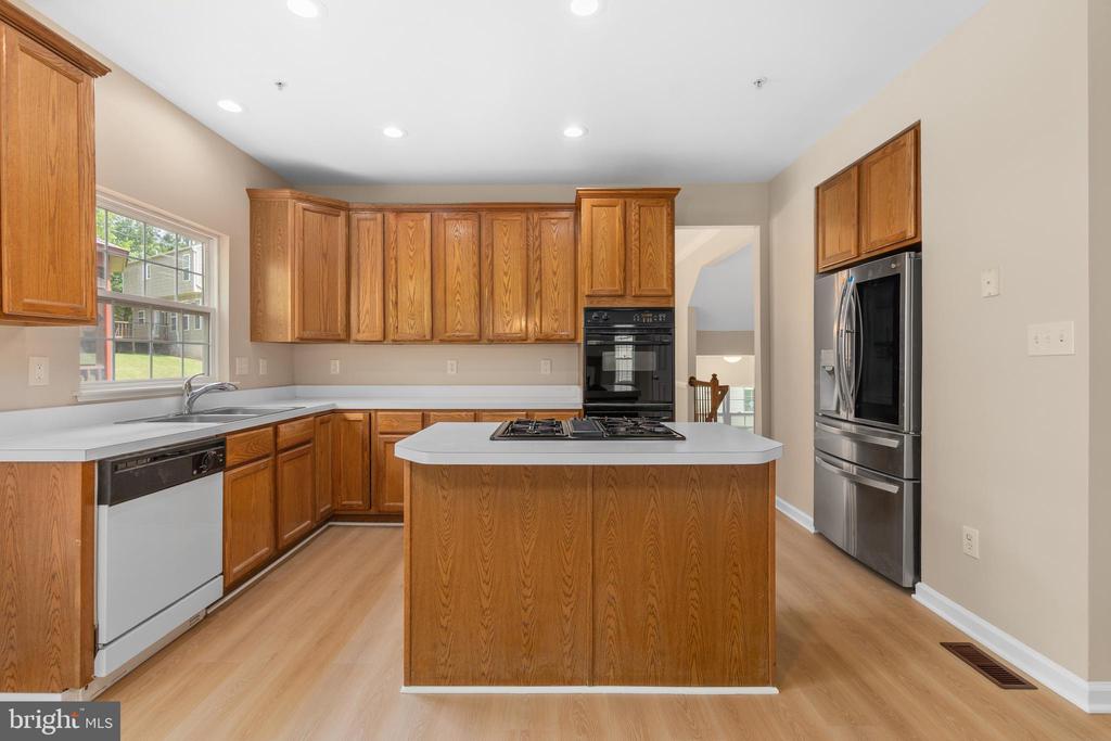 10314 TWIN KNOLL WAY