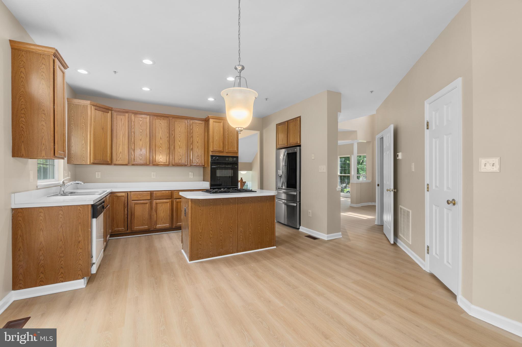 10314 TWIN KNOLL WAY