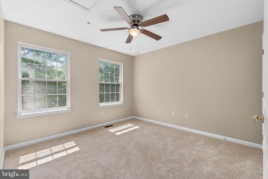 10314 TWIN KNOLL WAY