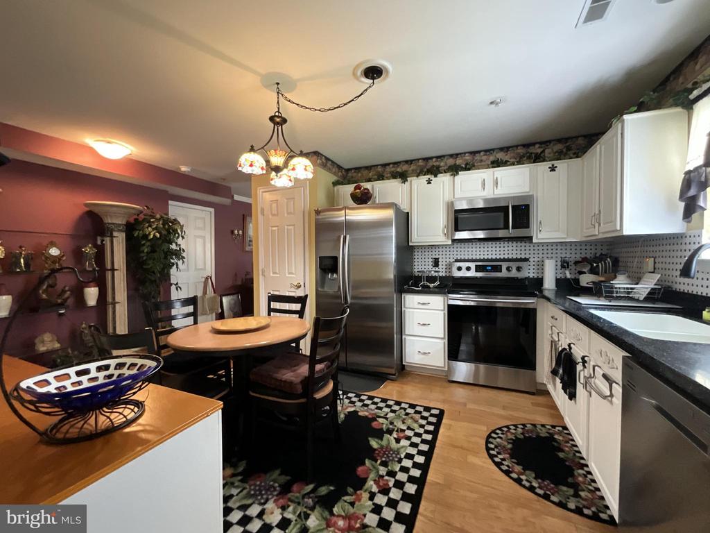 7324 SUMMERWIND CIRCLE