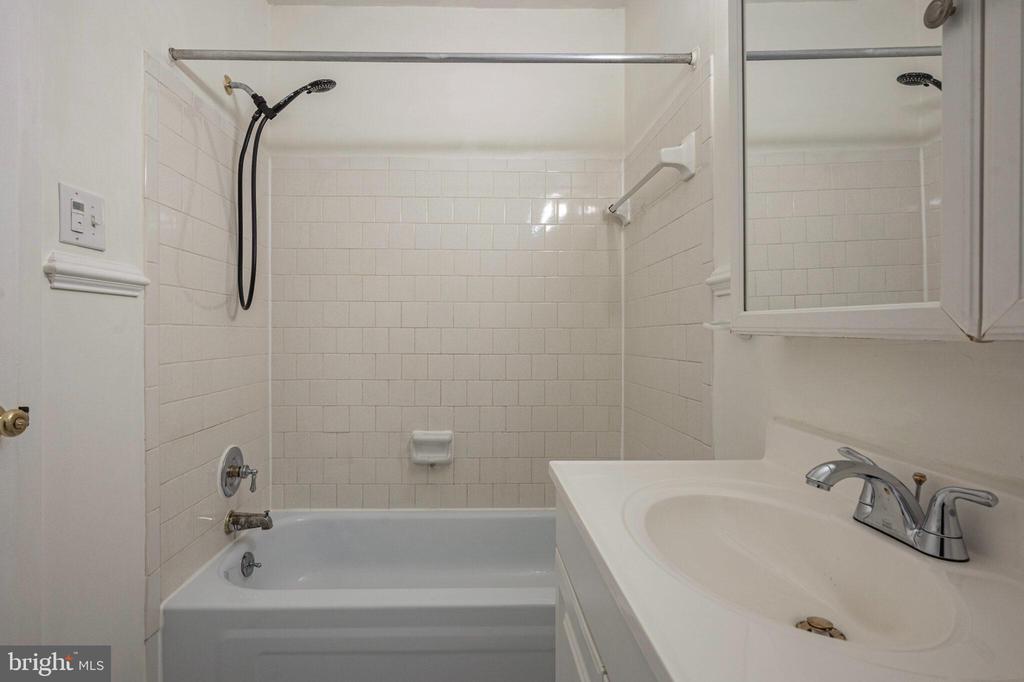 10129 PRINCE PLACE 404-12A