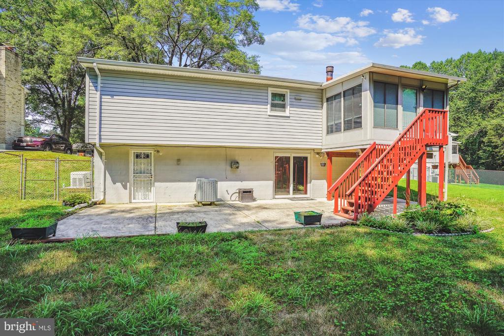 17002 USHER PLACE