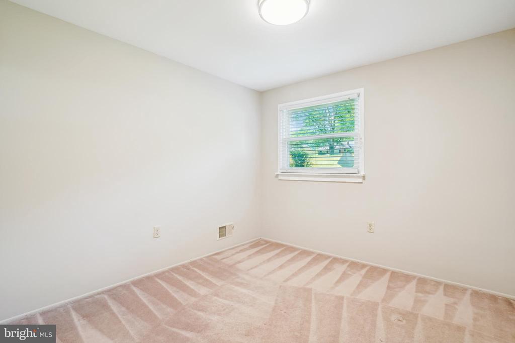 17002 USHER PLACE