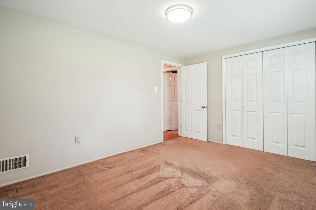 17002 USHER PLACE