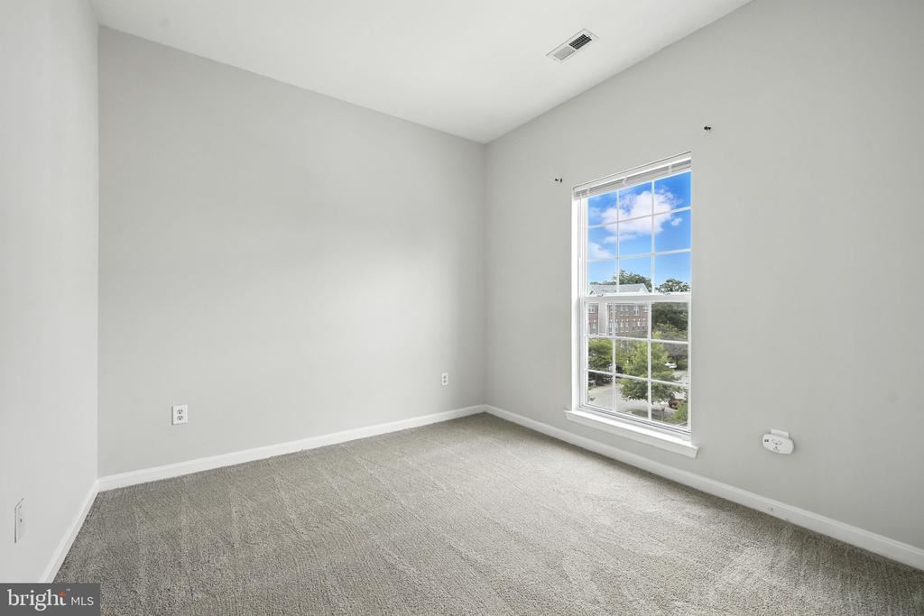 2805 FOREST RUN DRIVE 2-404