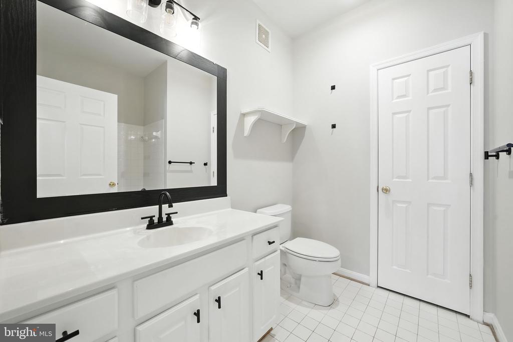 2805 FOREST RUN DRIVE 2-404