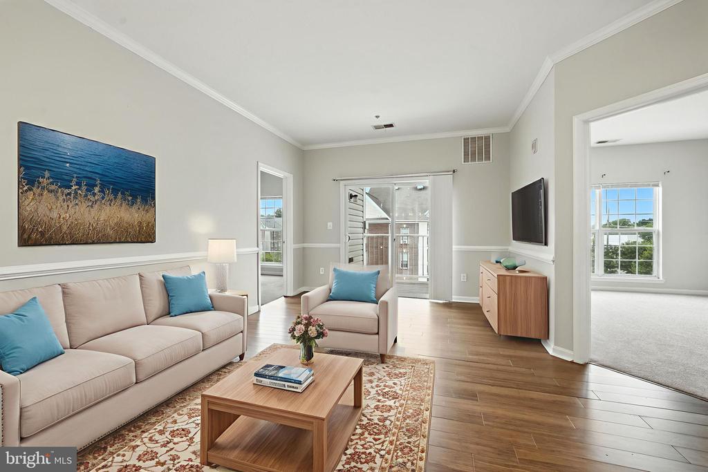 2805 FOREST RUN DRIVE 2-404