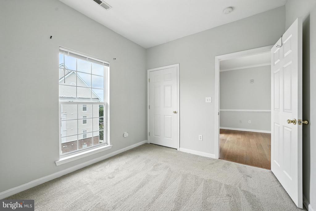 2805 FOREST RUN DRIVE 2-404
