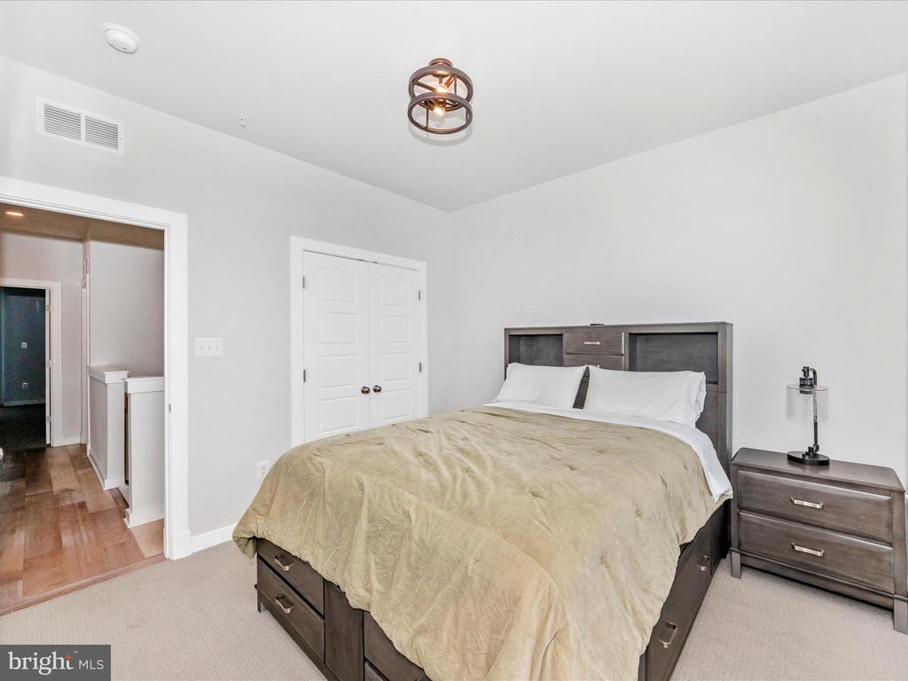605 GLEN LAKE DRIVE