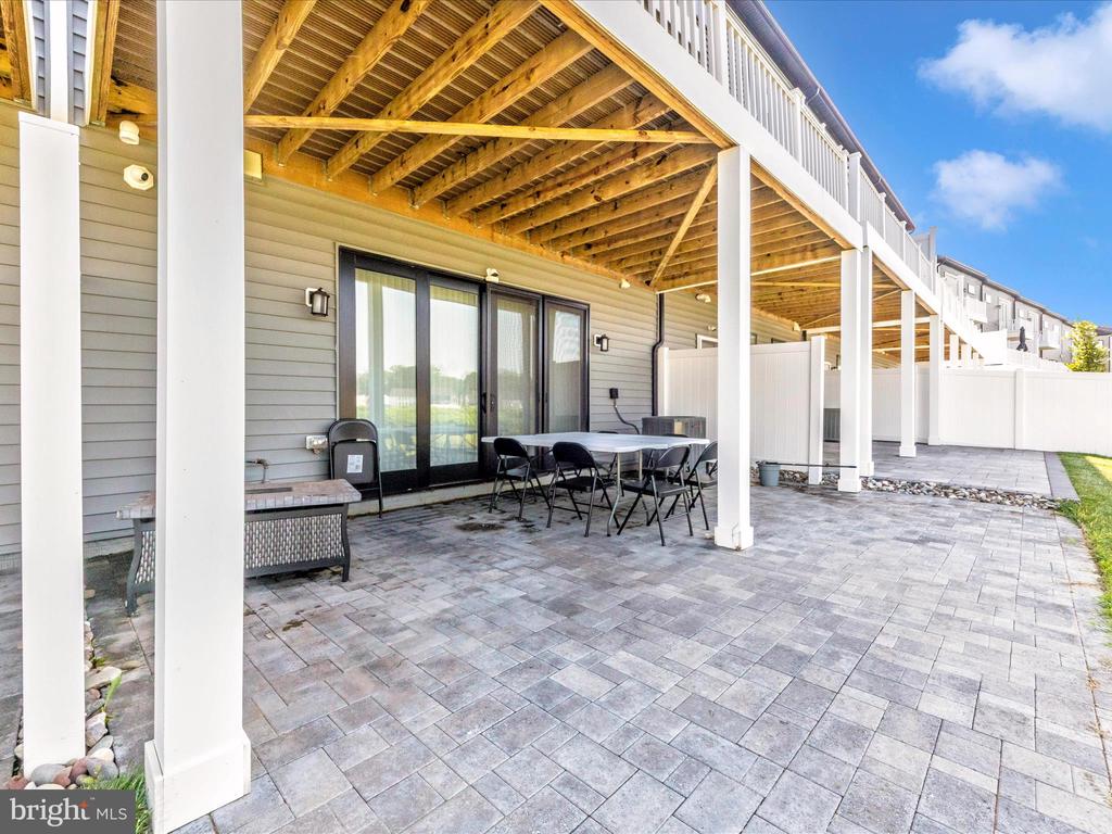 605 GLEN LAKE DRIVE
