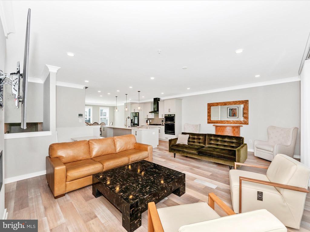 605 GLEN LAKE DRIVE