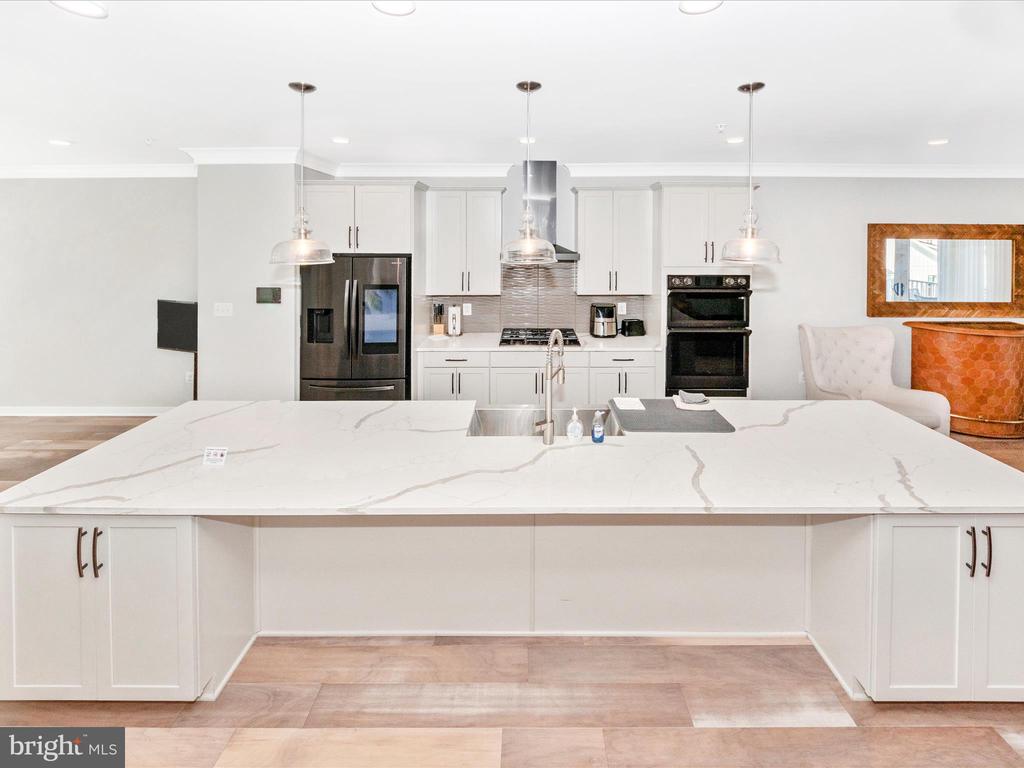 605 GLEN LAKE DRIVE