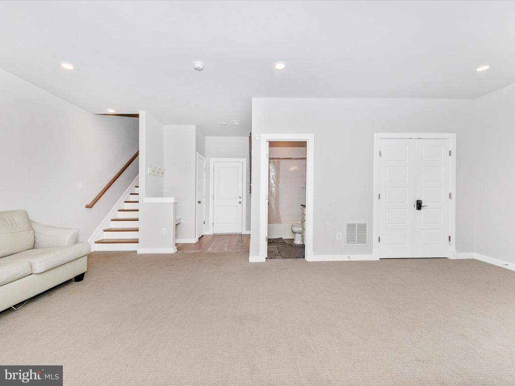 605 GLEN LAKE DRIVE