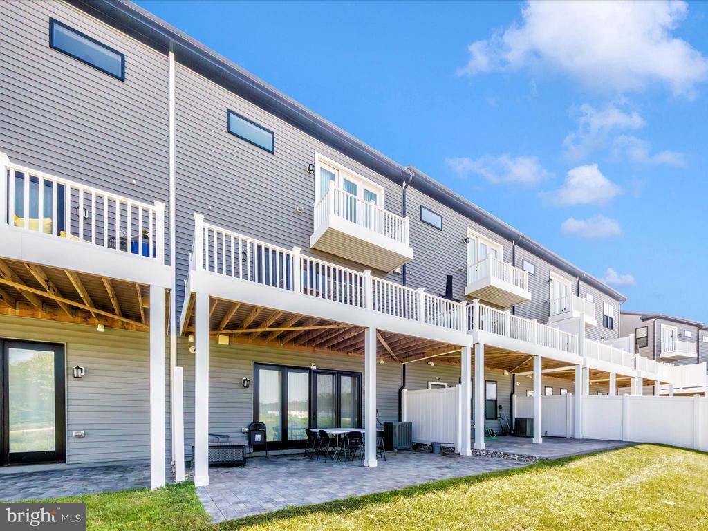 605 GLEN LAKE DRIVE
