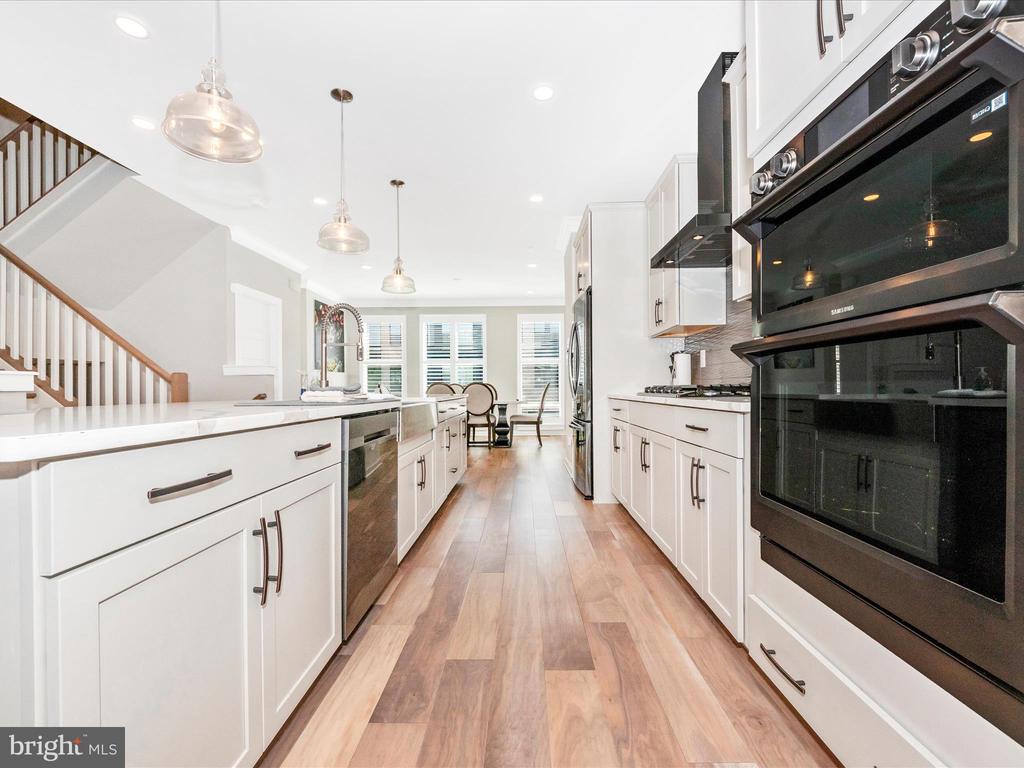 605 GLEN LAKE DRIVE