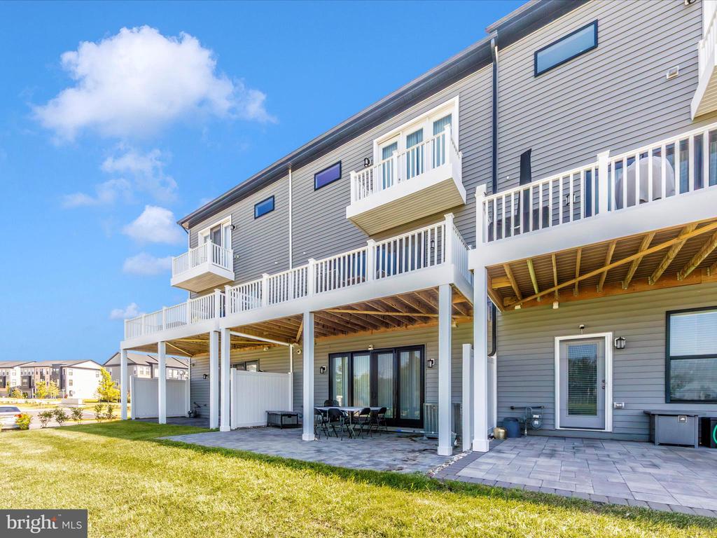 605 GLEN LAKE DRIVE