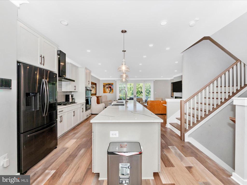 605 GLEN LAKE DRIVE