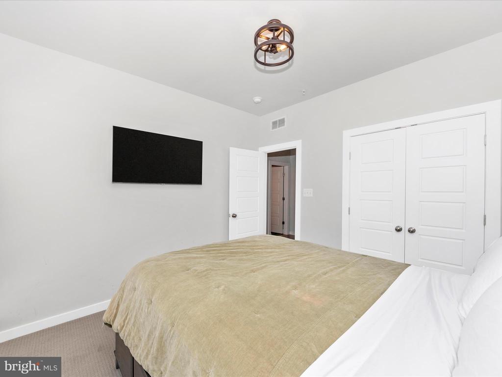 605 GLEN LAKE DRIVE