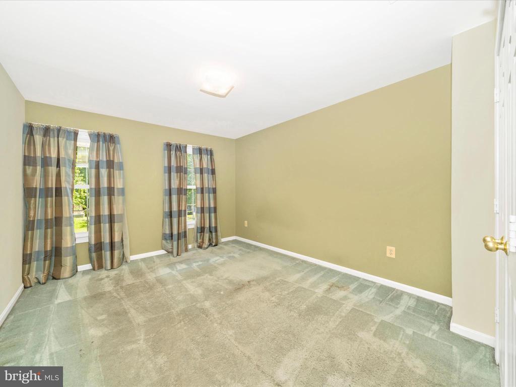 5604 BIDEFORD COURT