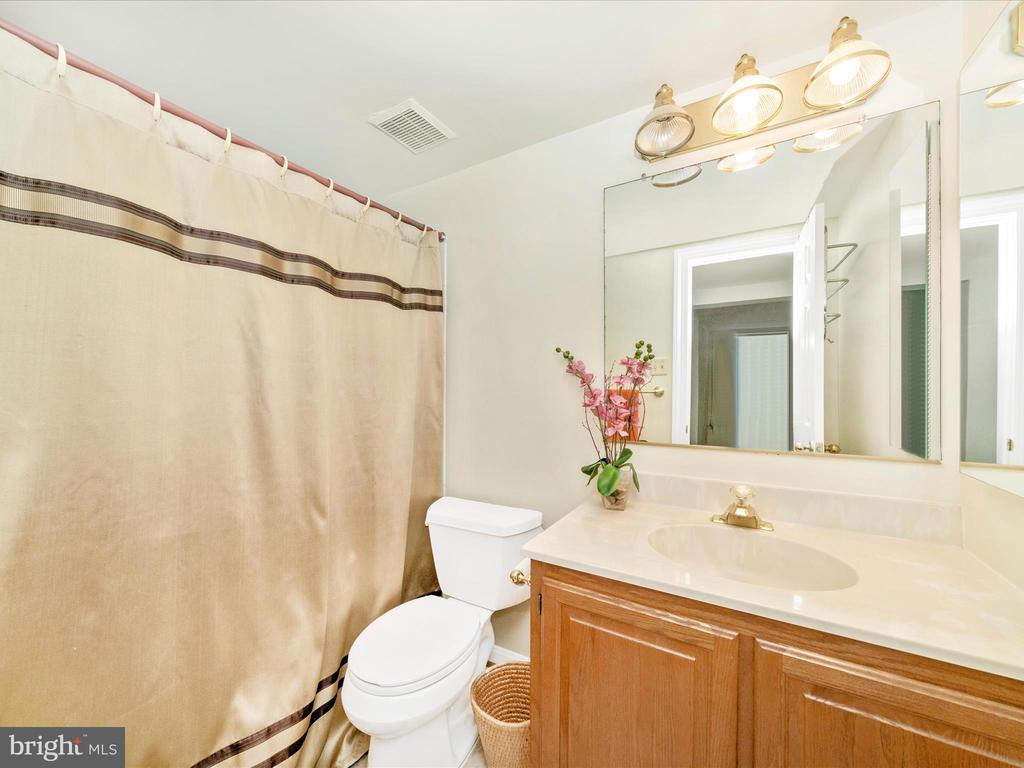 5604 BIDEFORD COURT