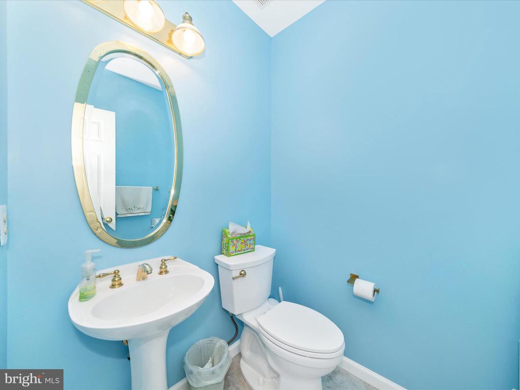 5604 BIDEFORD COURT