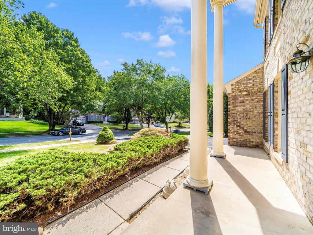 5604 BIDEFORD COURT
