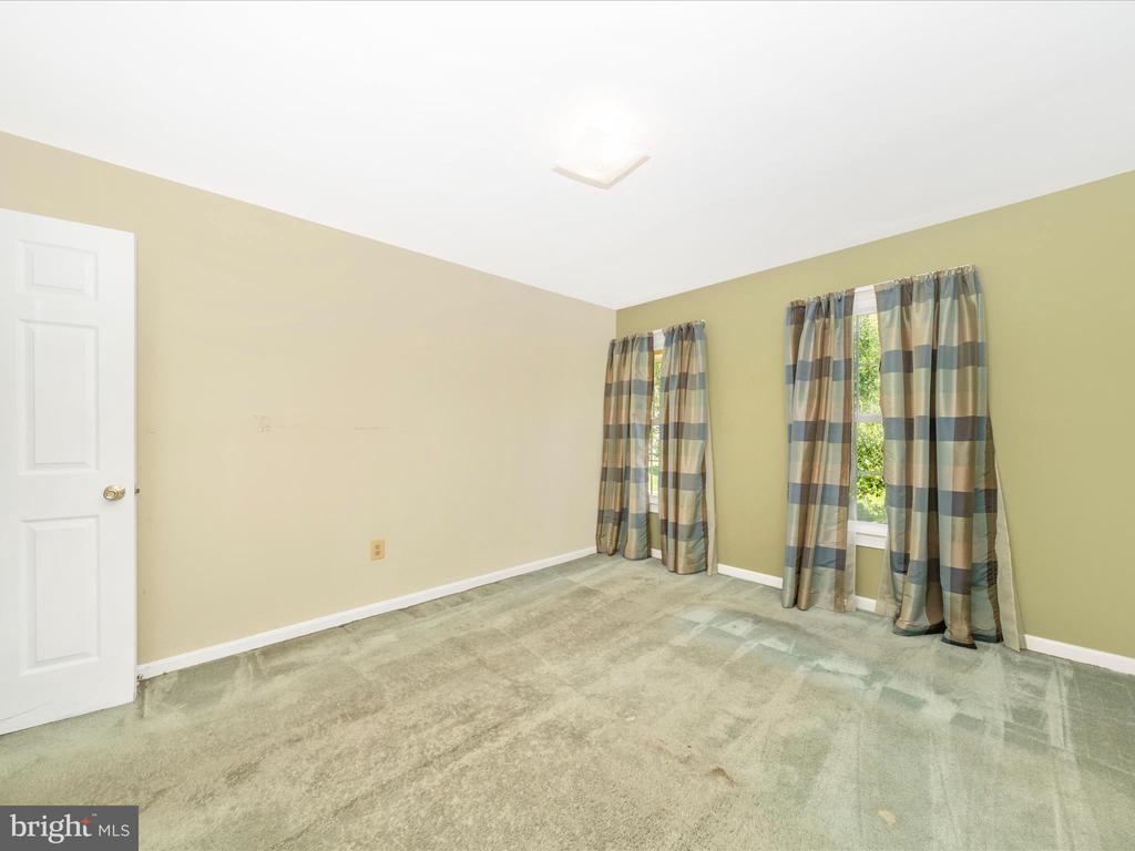 5604 BIDEFORD COURT