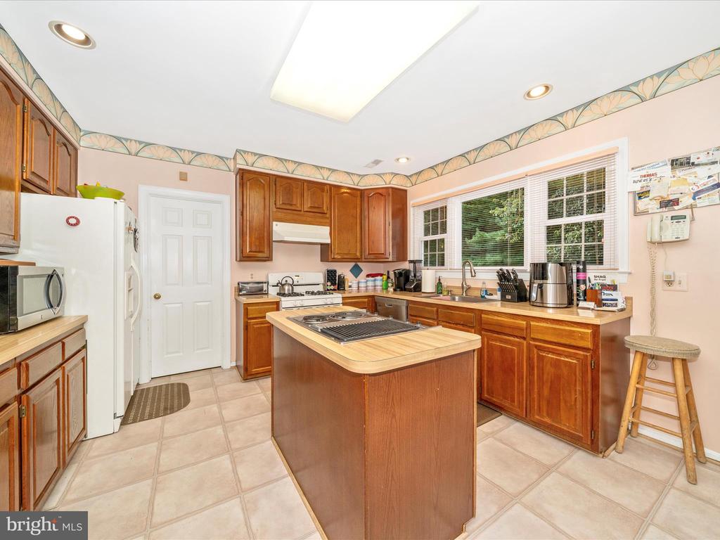 5604 BIDEFORD COURT