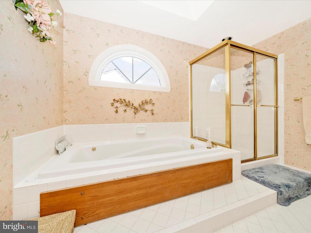 5604 BIDEFORD COURT