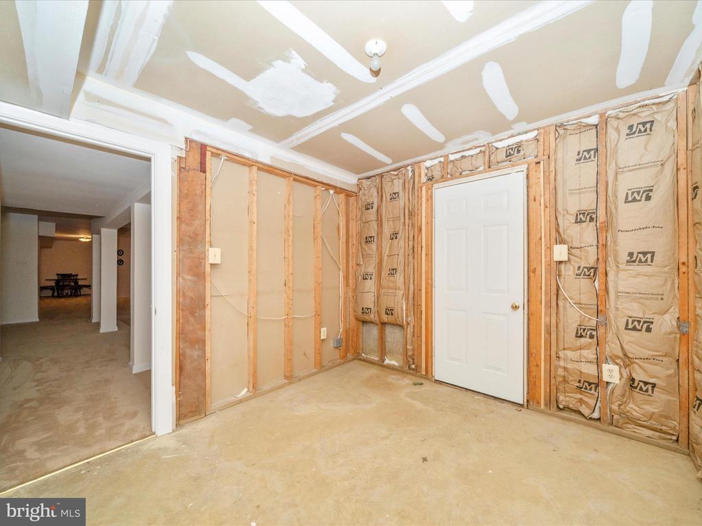 5604 BIDEFORD COURT