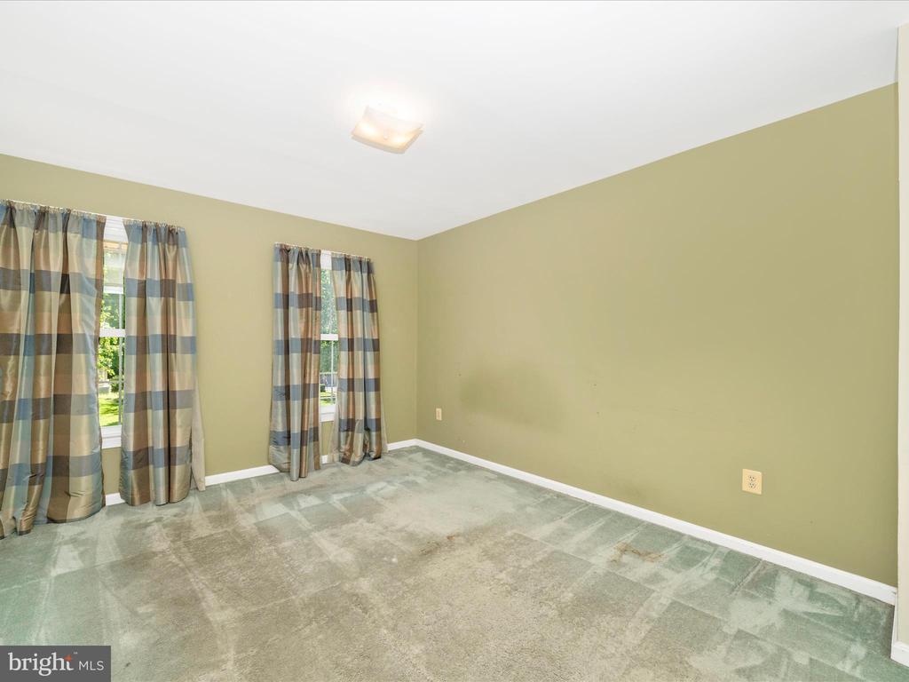 5604 BIDEFORD COURT