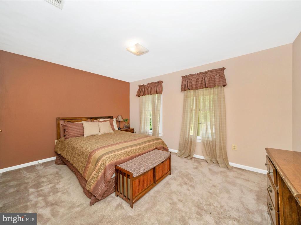 5604 BIDEFORD COURT