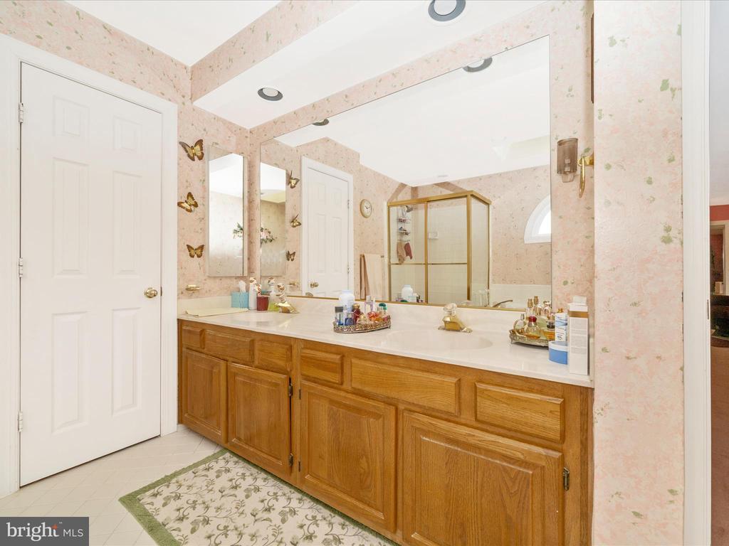 5604 BIDEFORD COURT