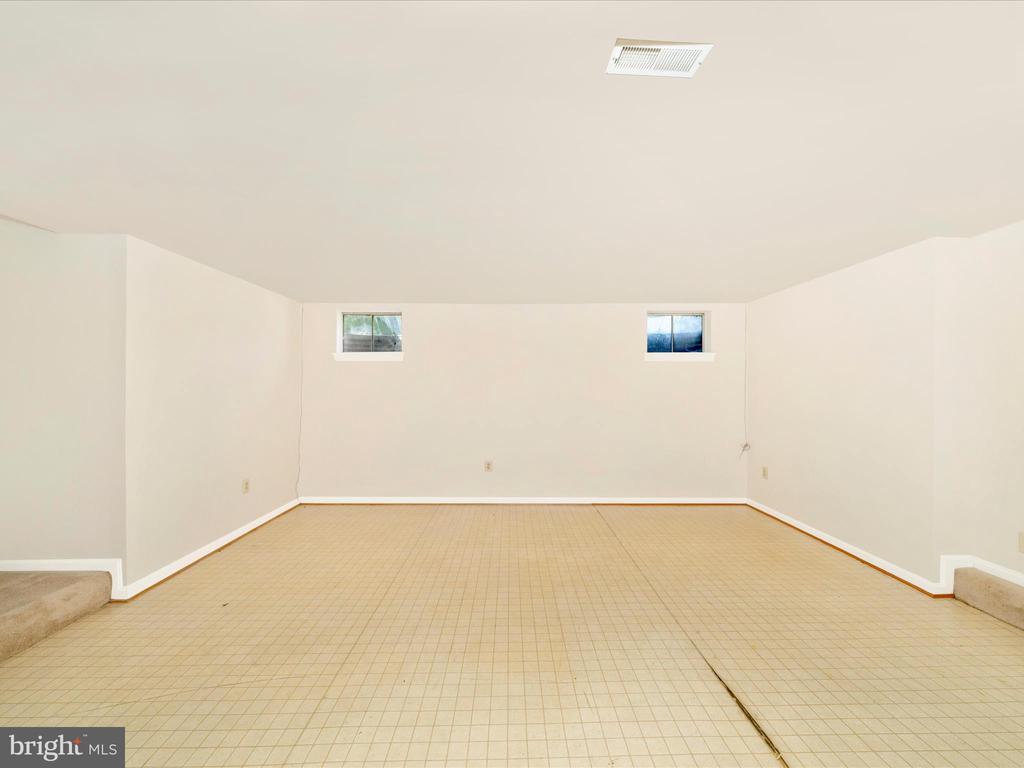 5604 BIDEFORD COURT