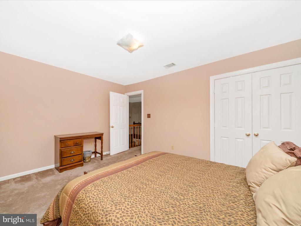 5604 BIDEFORD COURT