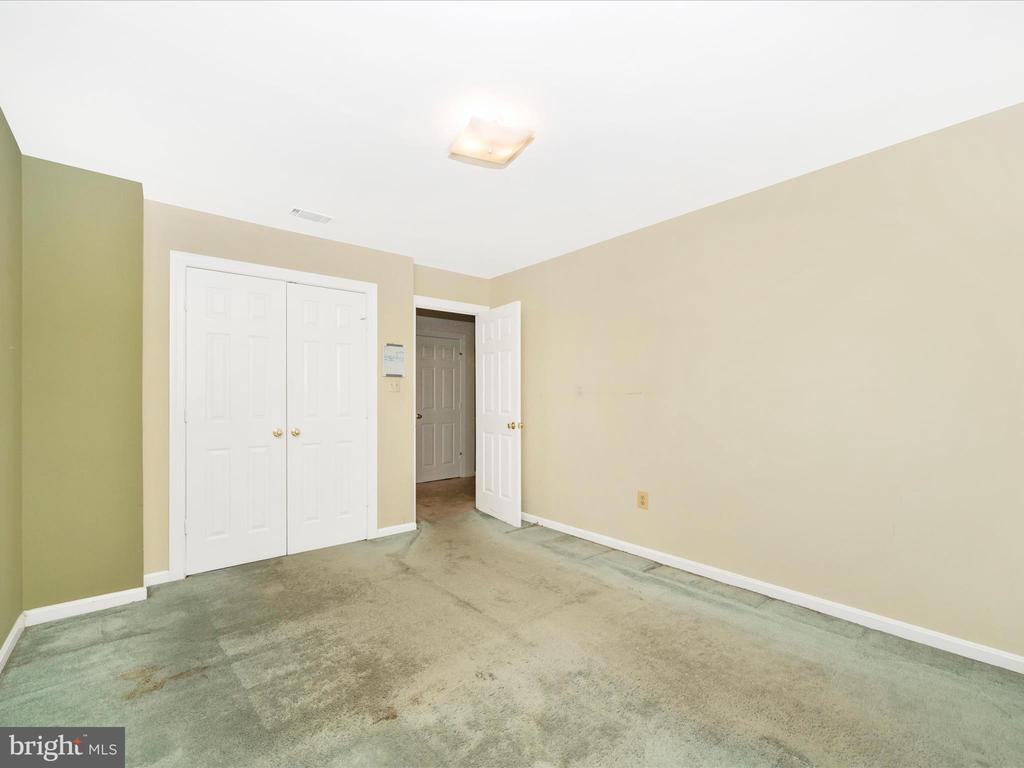 5604 BIDEFORD COURT